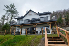 Le Chalet Saint-Cerf - Ski, Waterfront and Spa Saint-Côme